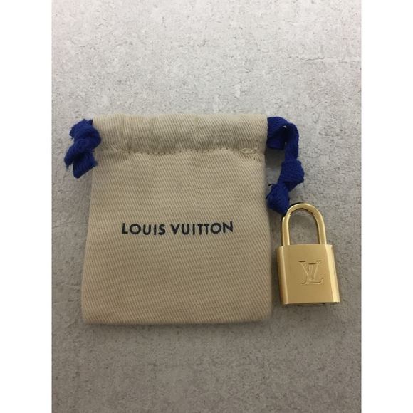 Louis Vuitton Montaigne MM Shoulder Bag - Picture 6 of 6